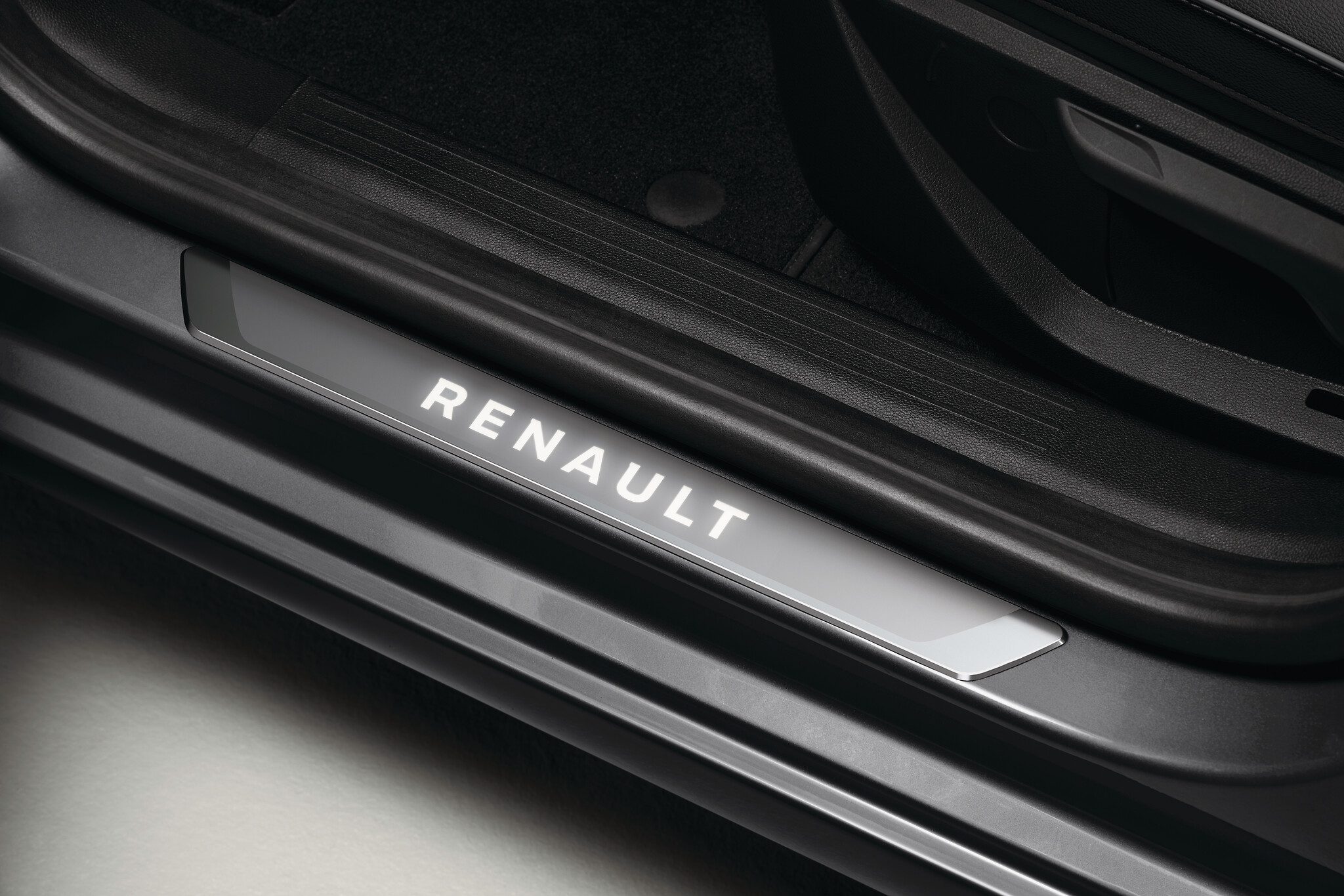 Instaplijsten met verlicht Renault Logo