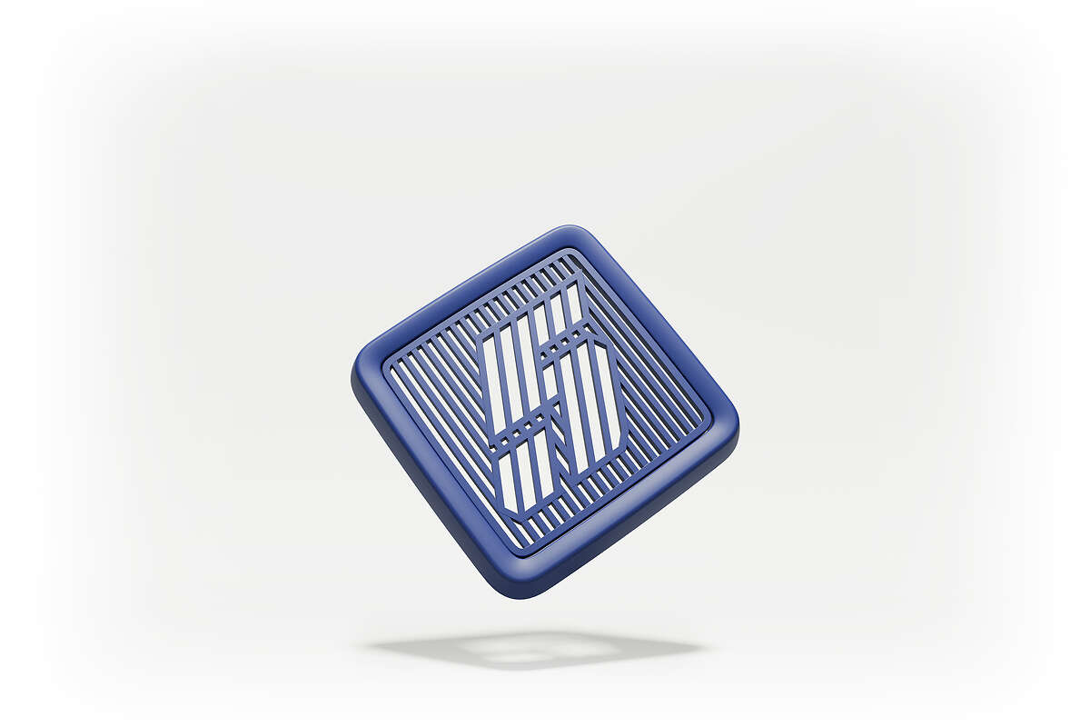 blue numbeR5 lid for small central storage compartment