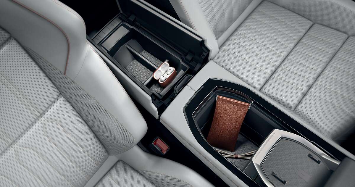 Centre console organiser and mat