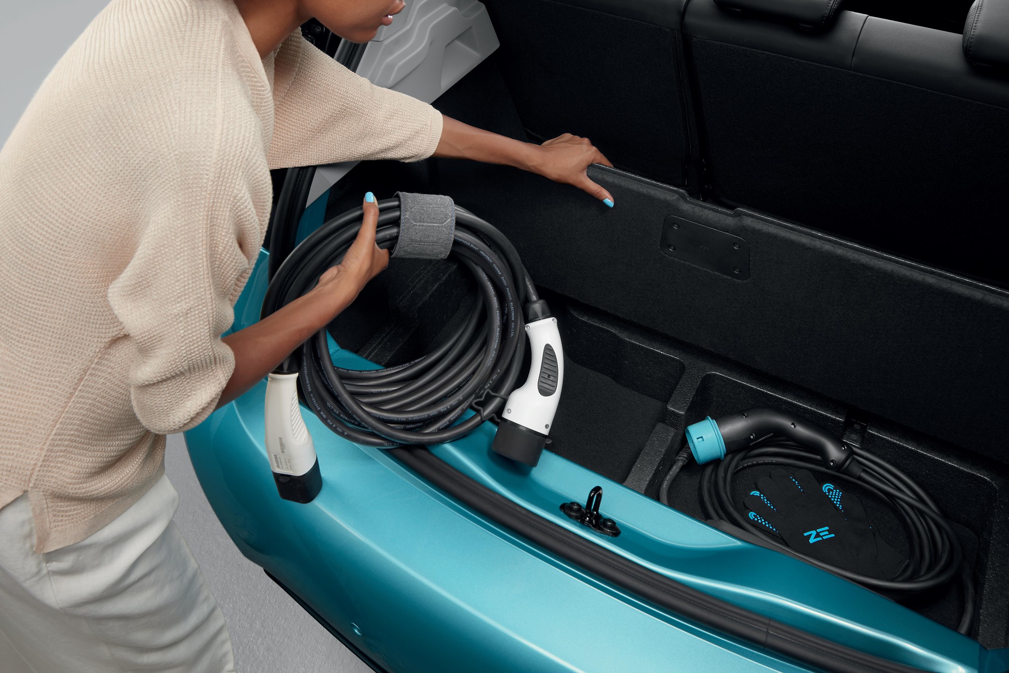 Zoe E-Tech 100% electric Zubehör: Ladung, Fussmatten – Renault Schweiz